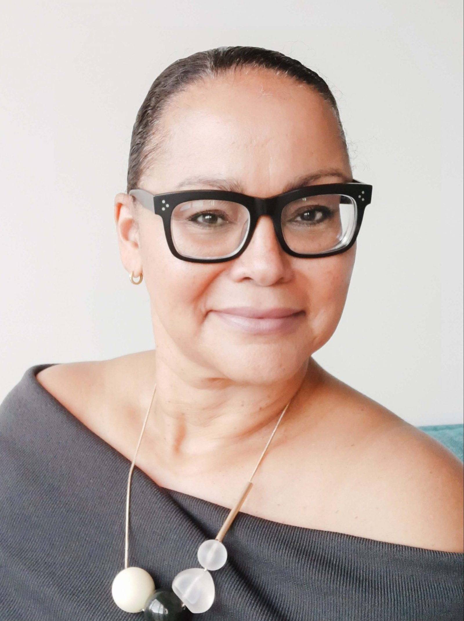 Susan FEITOZA -headshot-2-scaled-e1635351096909